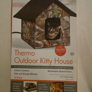 Heated Outdoor Kitty House & Dining Room - Camouflage